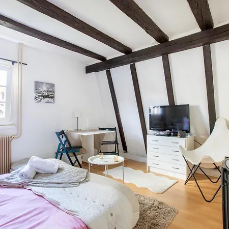 Au Coeur De La Petite Venise - Apartment *