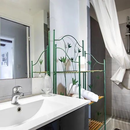 Au Coeur De La Petite Venise - Apartment *